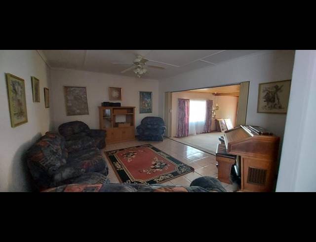 4 BEDROOM HOUSE FOR SALE IN GREENHILLS